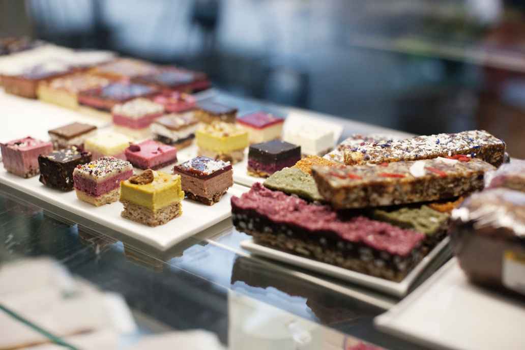 Veganistische bakkerij Sharp Sharp bakt smakelijk gebak zonder gebruik van dierlijke ingrediënten